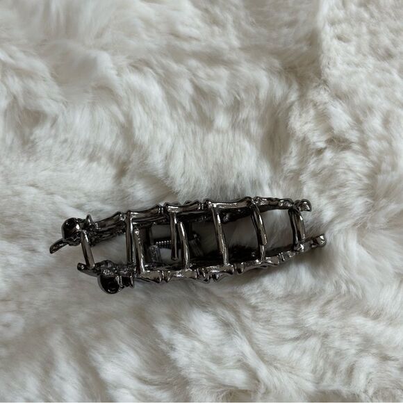 Skull hands dark gray / silver claw clip gothic - Picture 3 of 6